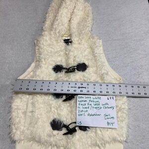 New Look white faux fur vest with a hood and toggle closures Size M. SKU677
